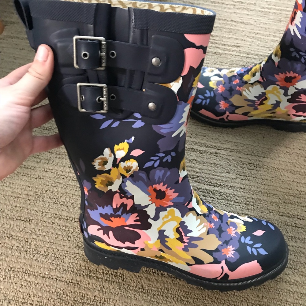 Chooka rain boots (new without tags) size 7